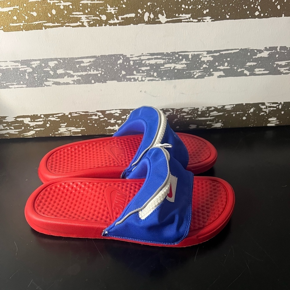 Nike Slides - Picture 3 of 6